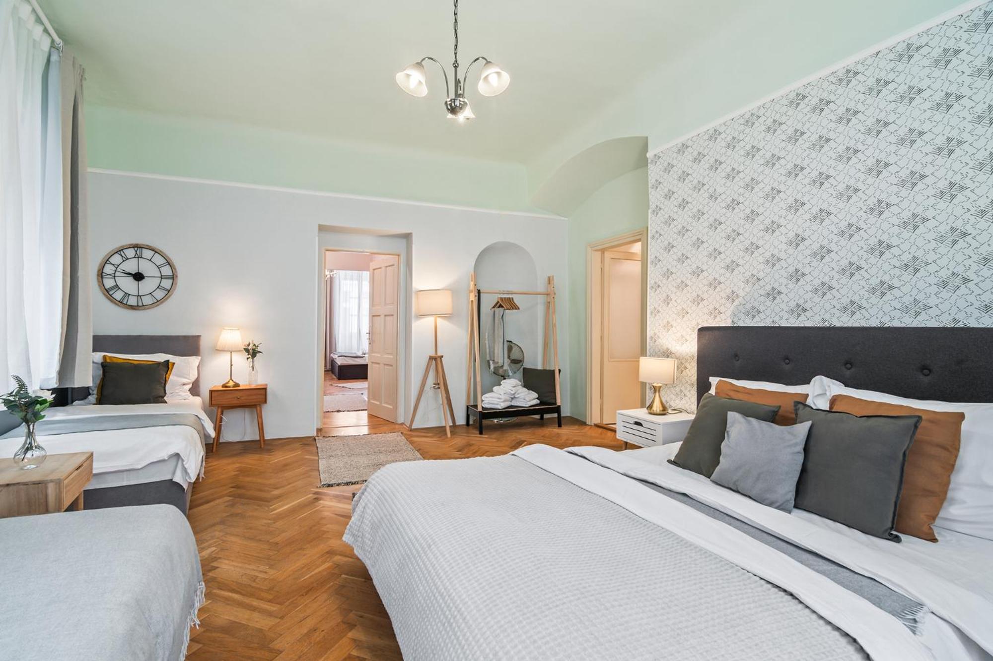 Charles Bridge Historical Apts By Michal&Friends Прага Экстерьер фото