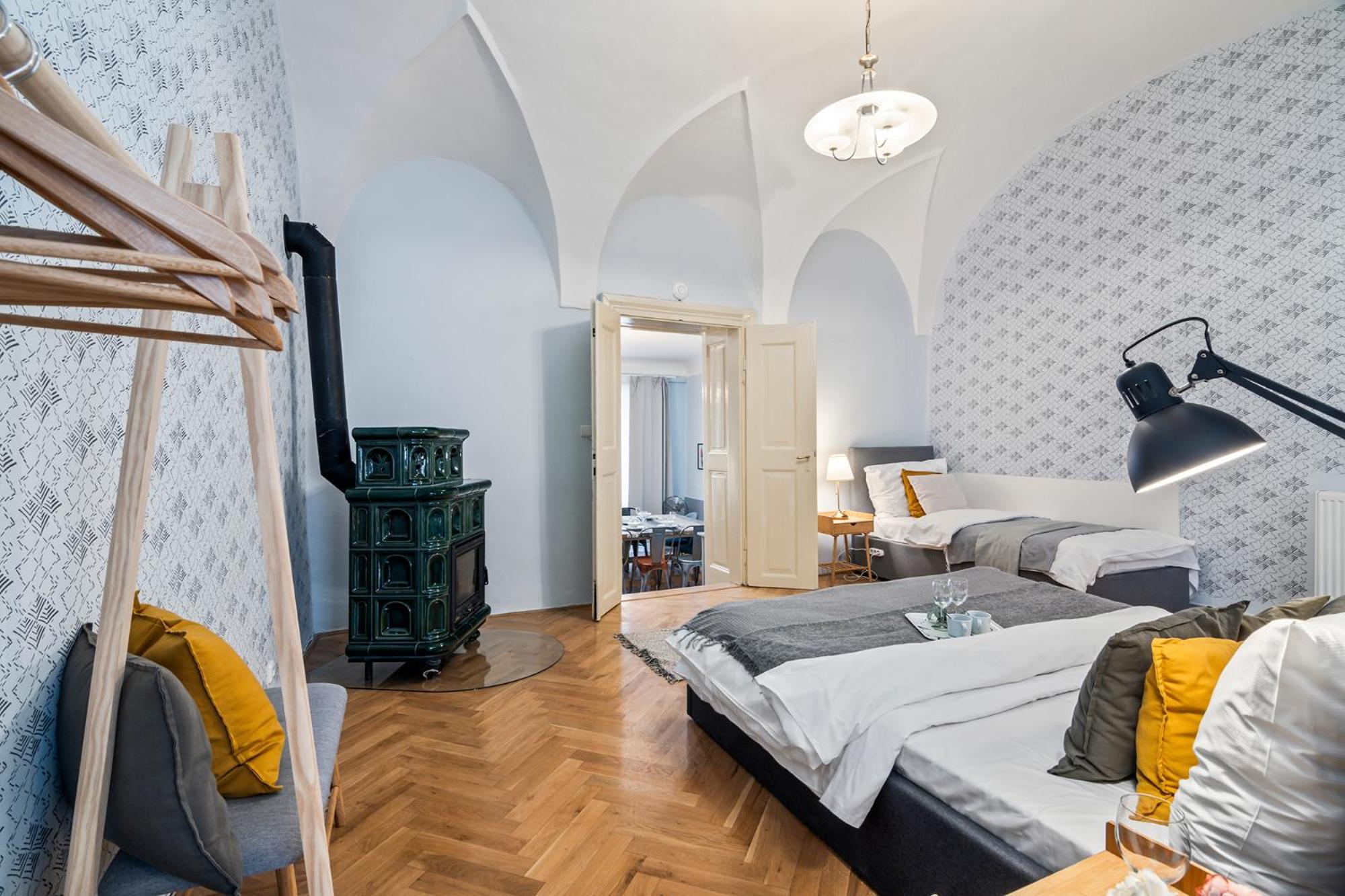 Charles Bridge Historical Apts By Michal&Friends Прага Экстерьер фото